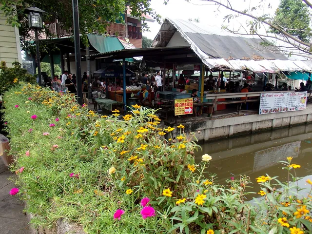 ตลาดน้ำบางน้ำผึ้ง และบางกะเจ้า