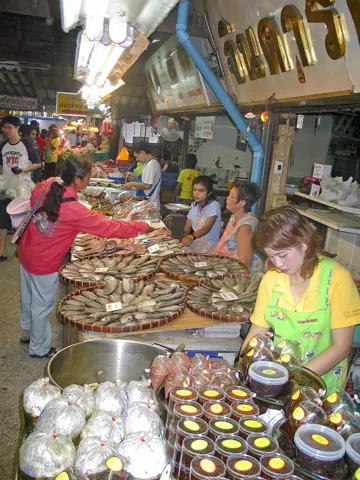 ตลาดน้ำดอนหวาย