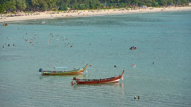 หาดกะตะ