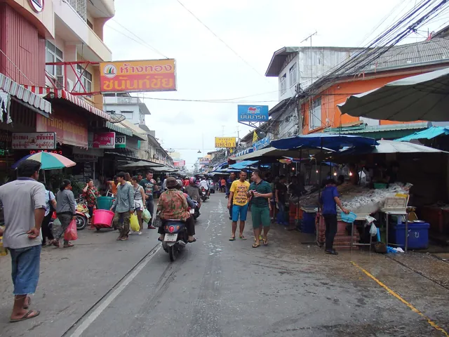 ตลาดมหาชัย และท่าฉลอม