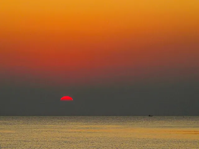 หาดปราณบุรี และหาดนเรศวร