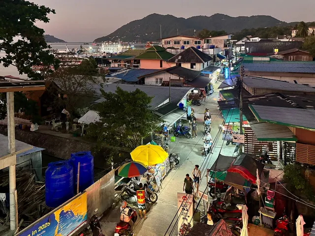 ท่าเรือเกาะเต่า และท่าเรือตาปี